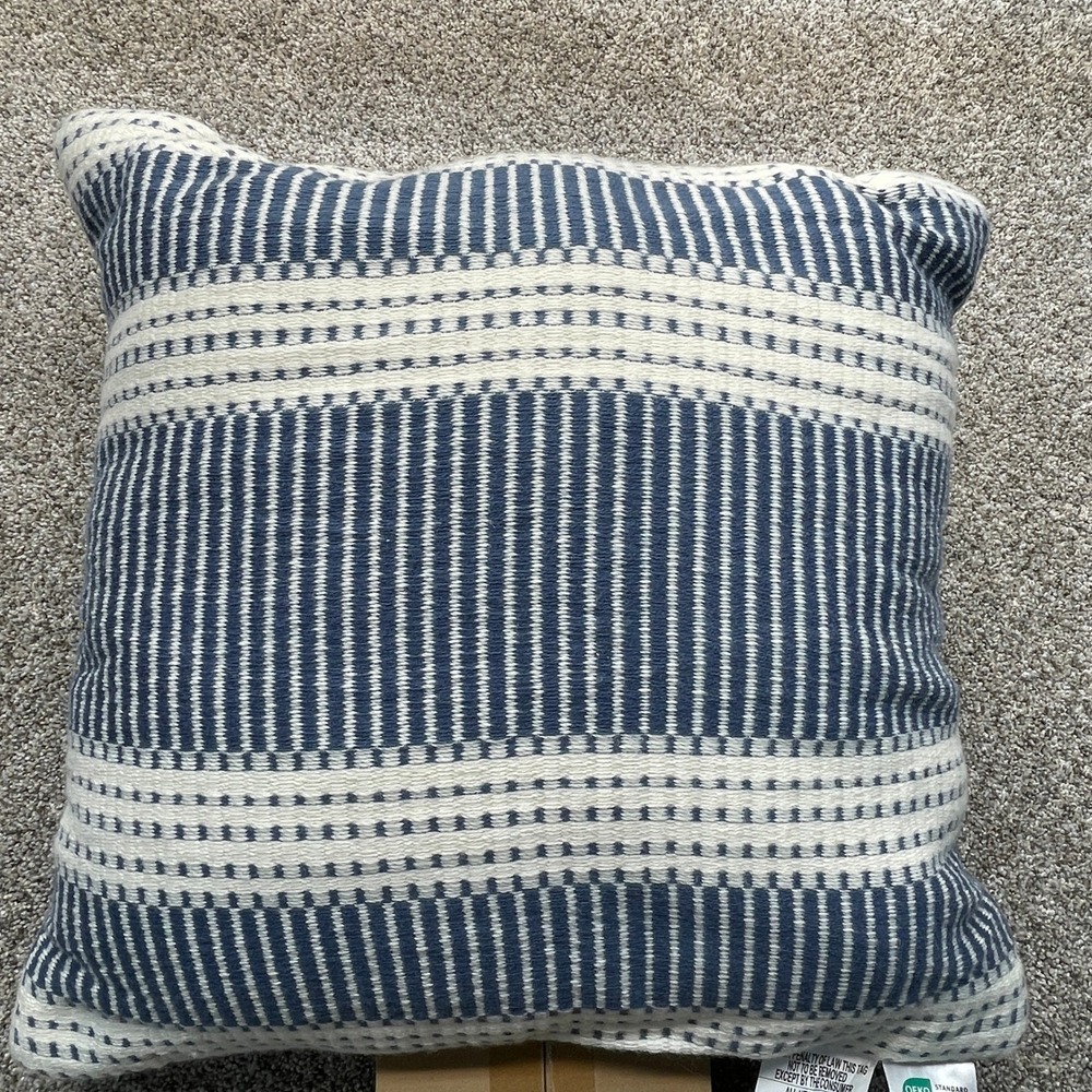 Brentwood Originals Throw Pillow Blue White OPEN NEW Textured Woven Square